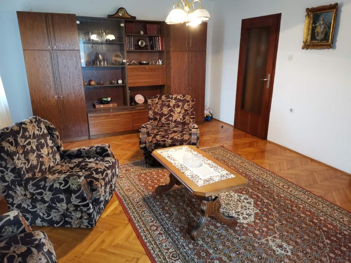 Vila Milica Kraljevo Luaran gambar