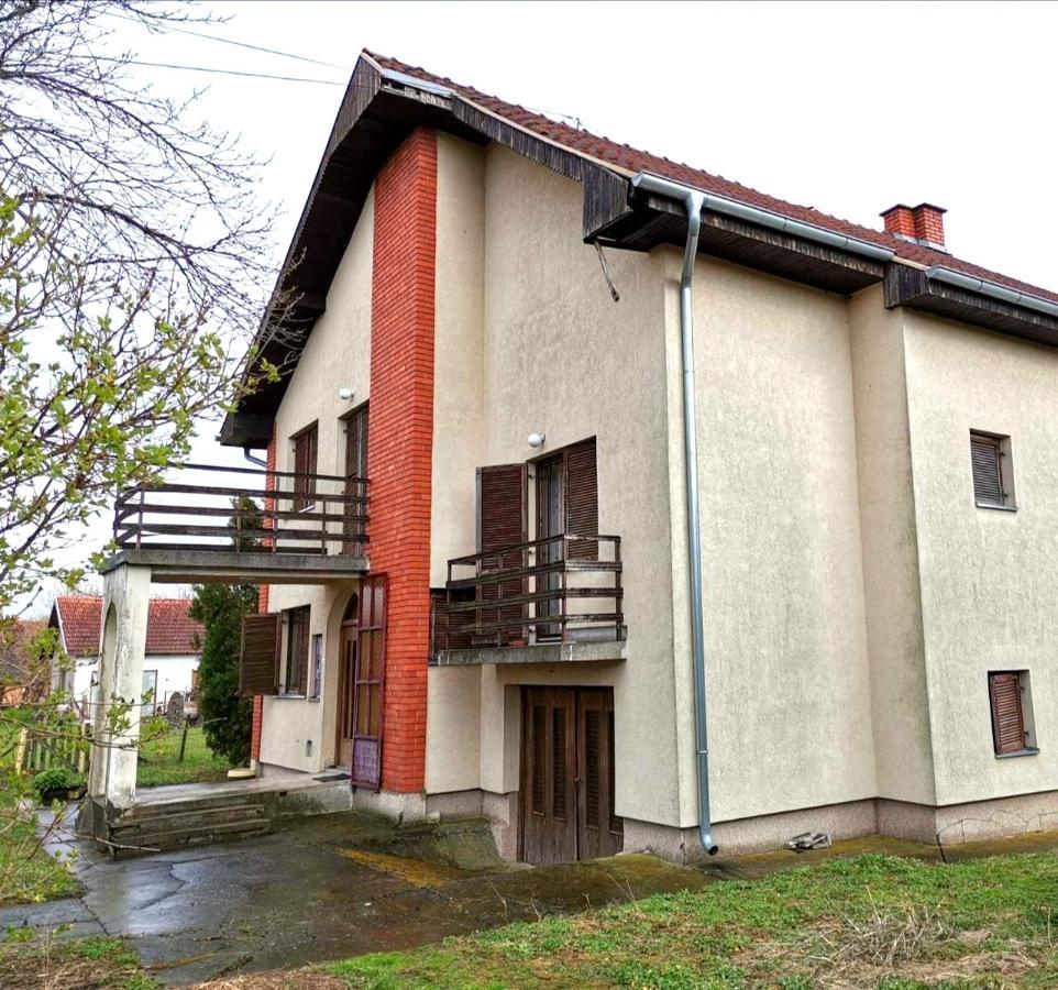 Vila Milica Kraljevo Luaran gambar