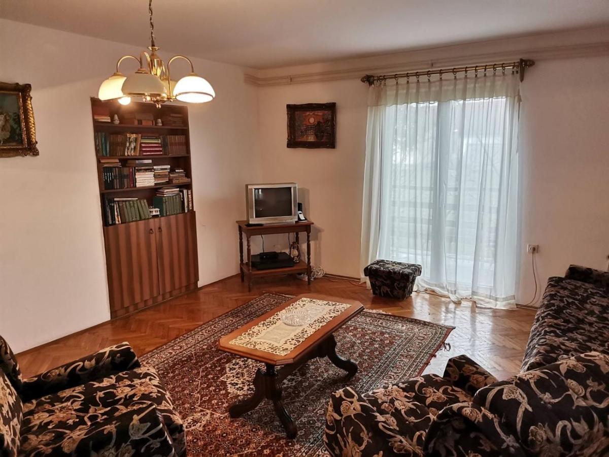 Vila Milica Kraljevo Luaran gambar